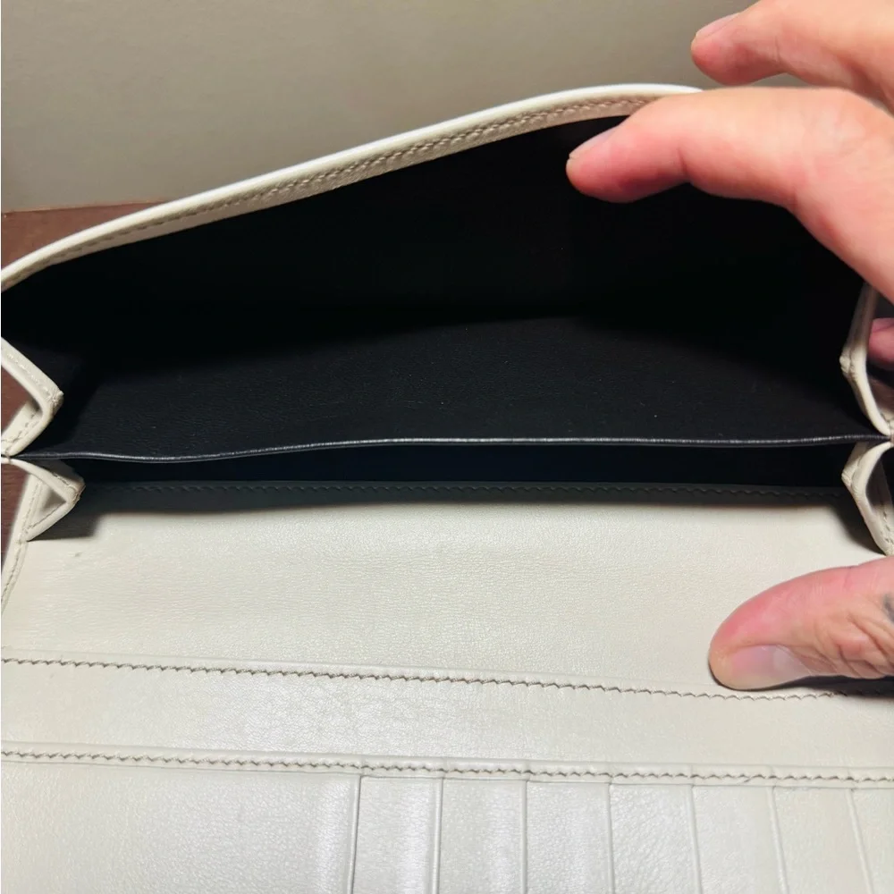Gucci Wallet - Picture 7 of 10